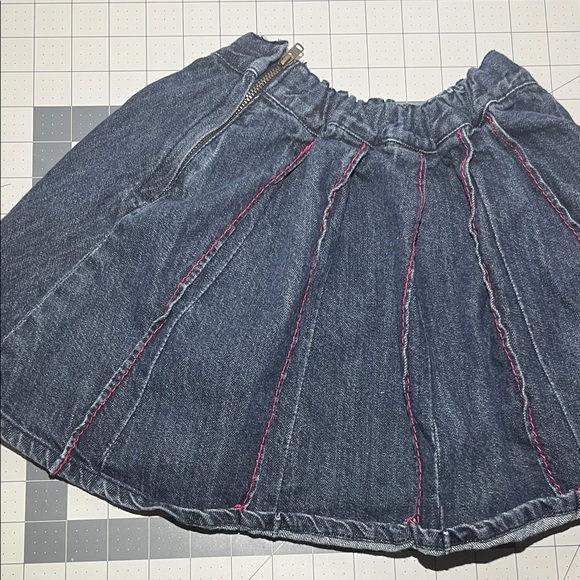 Gymboree Dark Blue Skirt with Pink Accents - Picture 4 of 6